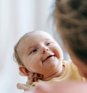 why-newborn-baby-smile-while-sleeping